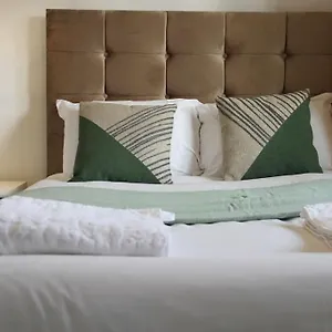 Ensuite With Kitchen Modern Large Double-bed In Zone 2 Apartment